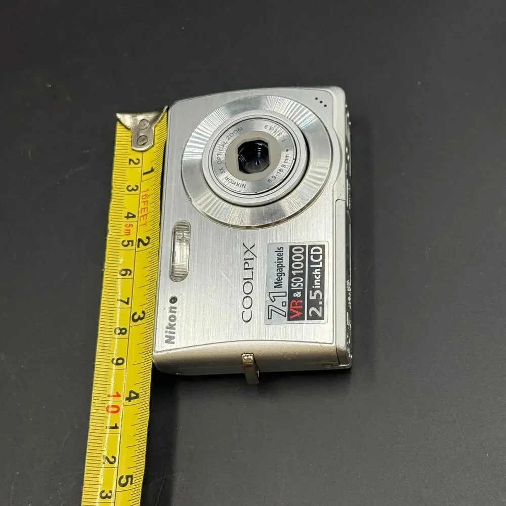 Nikon Coolpix S3100 Silver Digital Camera Untested As Is For Parts